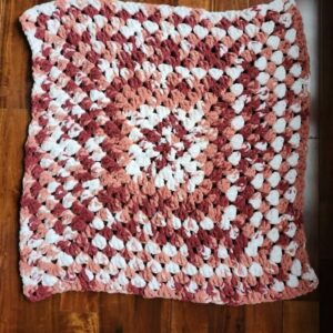 Couverture orangée pour bébé